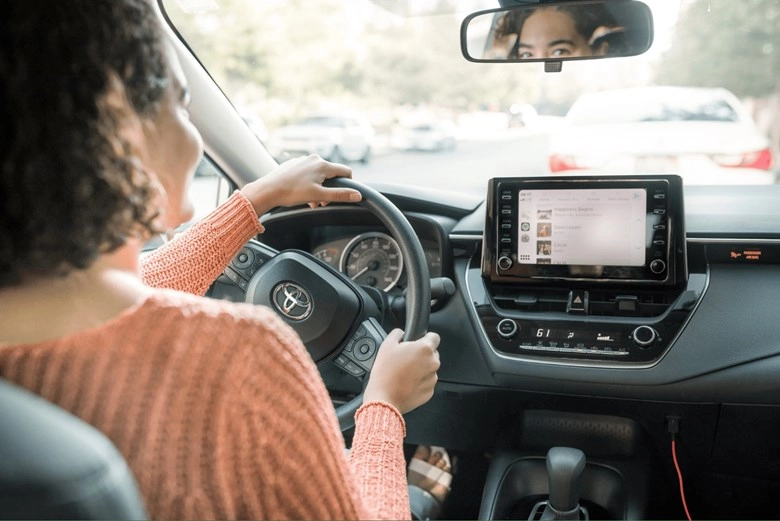 Cài đặt tốc độ tự động với Cruise Control, giúp tài xế thoải mái trên đường dà